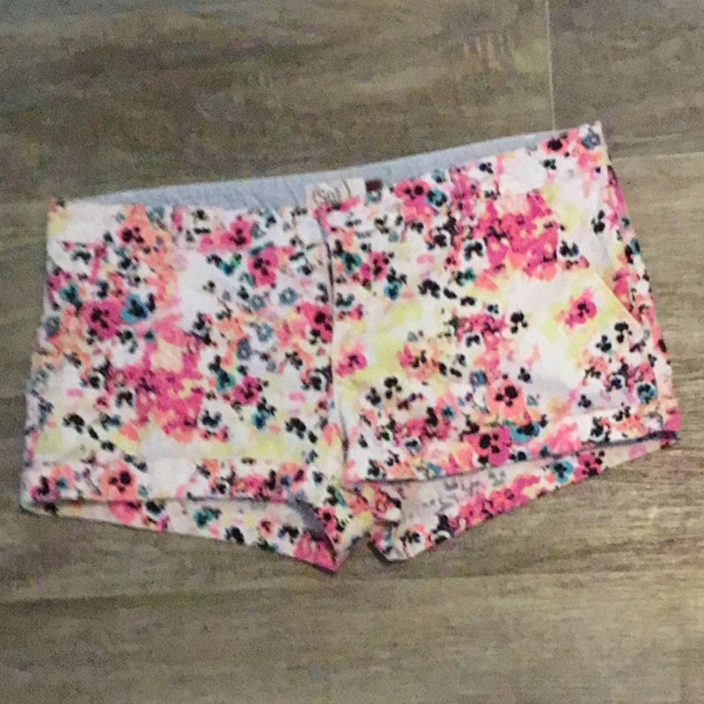 SO white flowered shorts size 15